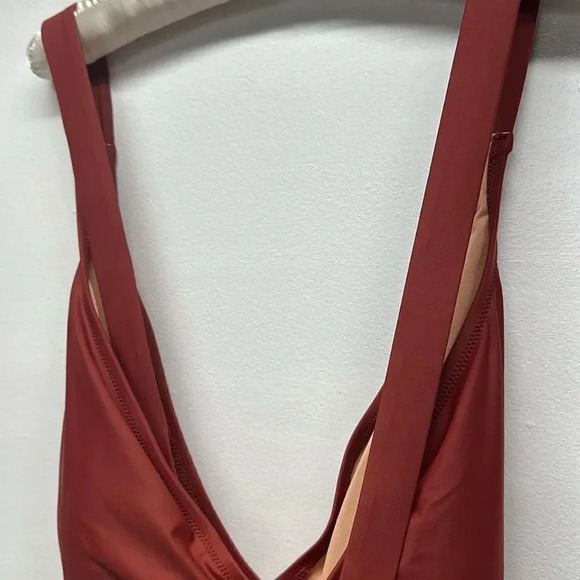 J Crew Swimsuit Bathing Suit One Piece V-Neck Cross Back Red New Plus Size 22 DD - Picture 4 of 7